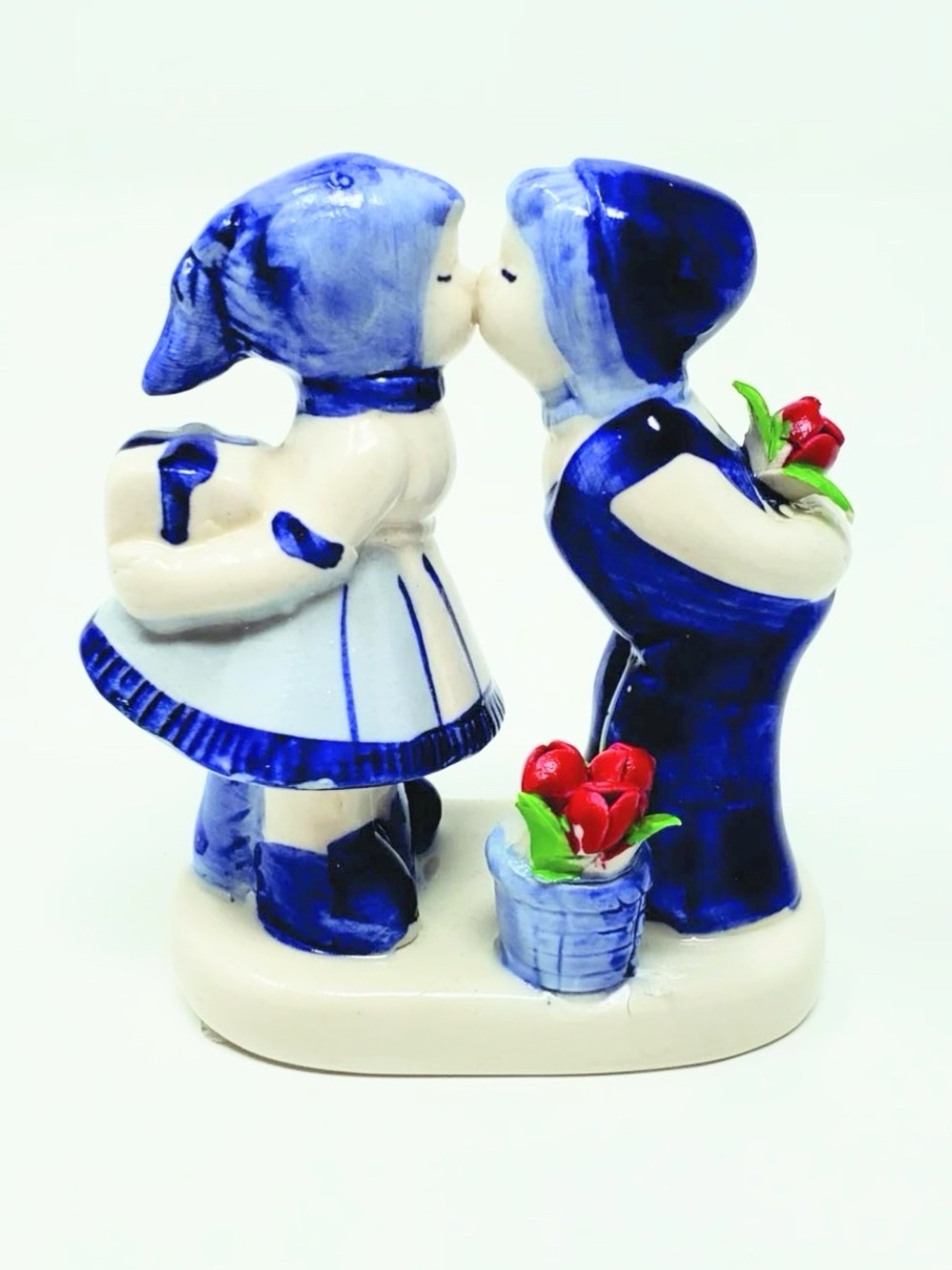 Delft Boy & Girl Kissing with Red Tulips